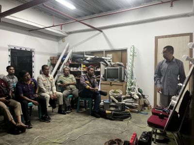 Bagian Umum UMRI Asah Kemampuan Pegawai Melalui Pelatihan Dasar Kelistrikan