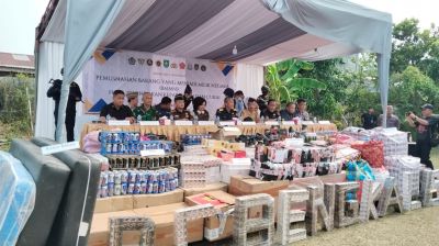 Bea Cukai Bengkalis Musnahkan Ratusan iPhone dan Barang Ilegal Senilai Rp5,9 Miliar