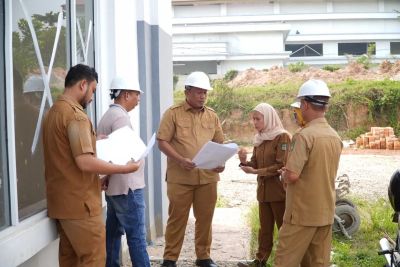 Bupati Rohul Anton, ST MM Sidak Gedung Baru DPRD Rokan Hulu, Pastikan Mutu Pekerjaan MEP Dan Kejar Target Penyelesaian
