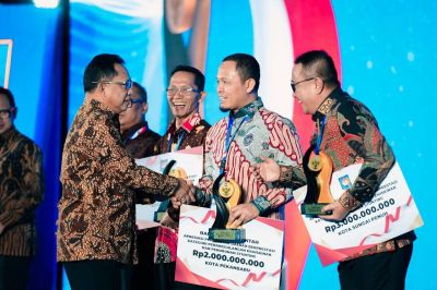 Diganjar Penghargaan dari Mendagri Pekanbaru jadi Role Model Nasional Tata Kelola Keuangan Daerah