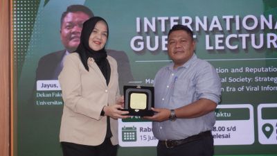 FIKOM UMRI Gelar International Guest Lecturer, 200 Mahasiswa Dalami Strategi Komunikasi Krisis di Era Digital