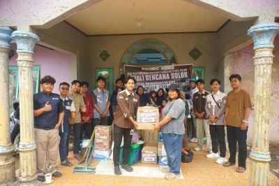 Galodo Terjang Solok, Mahasiswa UMRI Bergerak: 29 Pelajar Dapat Bantuan Pendidikan