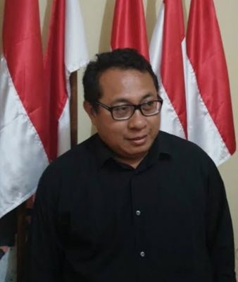 Geliat Bayang-Bayang Sang Mantan