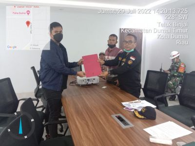 Jalan Ditutup PT KPI Dumai, Lansia 70 Tahun Berjuang Pertahankan Usaha Kolam Renang