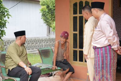 Jelang HUT ke-27 Siak, Diskominfo Salurkan Sembako untuk Lansia 