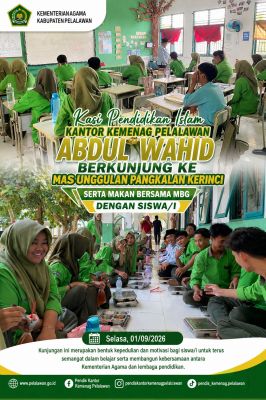 Kasi Pendidikan Islam Kemenag Pelalawan Makan MBG Bersama Siswa MAS Unggulan Pangkalan Kerinci