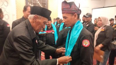 Negeri Kaya, Tapi tapi 