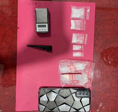Polsek Ujung Batu Tangkap Pengedar Narkotika di Sebuah Rumah Kontrakan, Lima Paket Sabu Siap Edar Disita