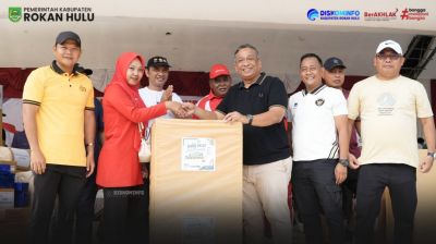 Semarak Kemerdekaan di Rambah, Bupati Anton Lepas Ribuan Peserta Jalan Santai
