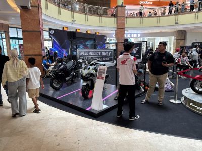 Sukses Curi Perhatian Warga Pekanbaru, Public Exhibition New Vario EVO 160 Capella Honda Berlangsung Meriah di Mal SKA