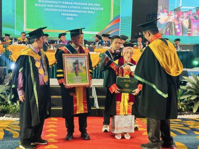 UMRI Wisuda 1.351 Lulusan, Rika Gunawan Terbaik dengan IPK 3,97